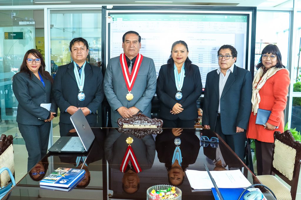 𝐇𝐔𝐀𝐍𝐂𝐀𝐘𝐎 𝐋𝐈𝐒𝐓𝐎 𝐏𝐀𝐑𝐀 𝐇𝐀𝐂𝐄𝐑 𝐇𝐈𝐒𝐓𝐎𝐑𝐈𝐀: 𝐂𝐑𝐄𝐀𝐂𝐈𝐎́𝐍 𝐃𝐄 𝐍𝐔𝐄𝐕𝐀 𝐂𝐀𝐑𝐑𝐄𝐑𝐀 𝐃𝐄 𝐓𝐄𝐂𝐍𝐎𝐋𝐎𝐆𝐈́𝐀 𝐌𝐄́𝐃𝐈𝐂𝐀 𝐄𝐍𝐓𝐑𝐀 𝐀 𝐒𝐔 𝐓𝐑𝐀𝐌𝐎 𝐅𝐈𝐍𝐀𝐋